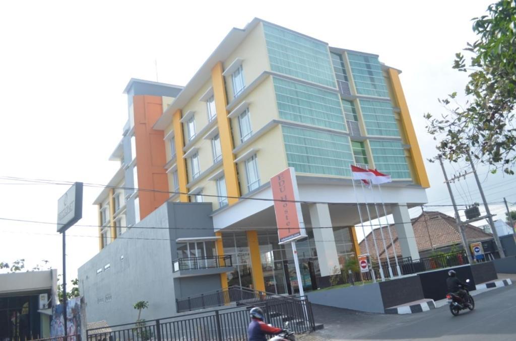 Edu Hostel Yogyakarta Extérieur photo